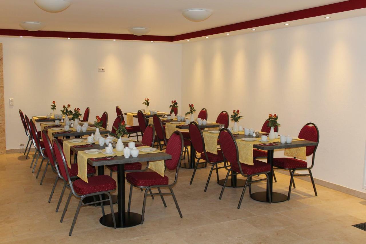 Helmers Gaestehaus Gempfing Buitenkant foto